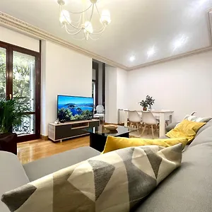 apartamento-centrico-en-avenida-de-la-libertad-a-400m.sansebastianhotels.net/